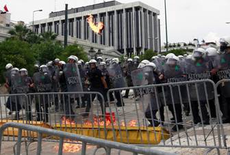 protesters clash with police | Updates from the June15 general strike and day of action